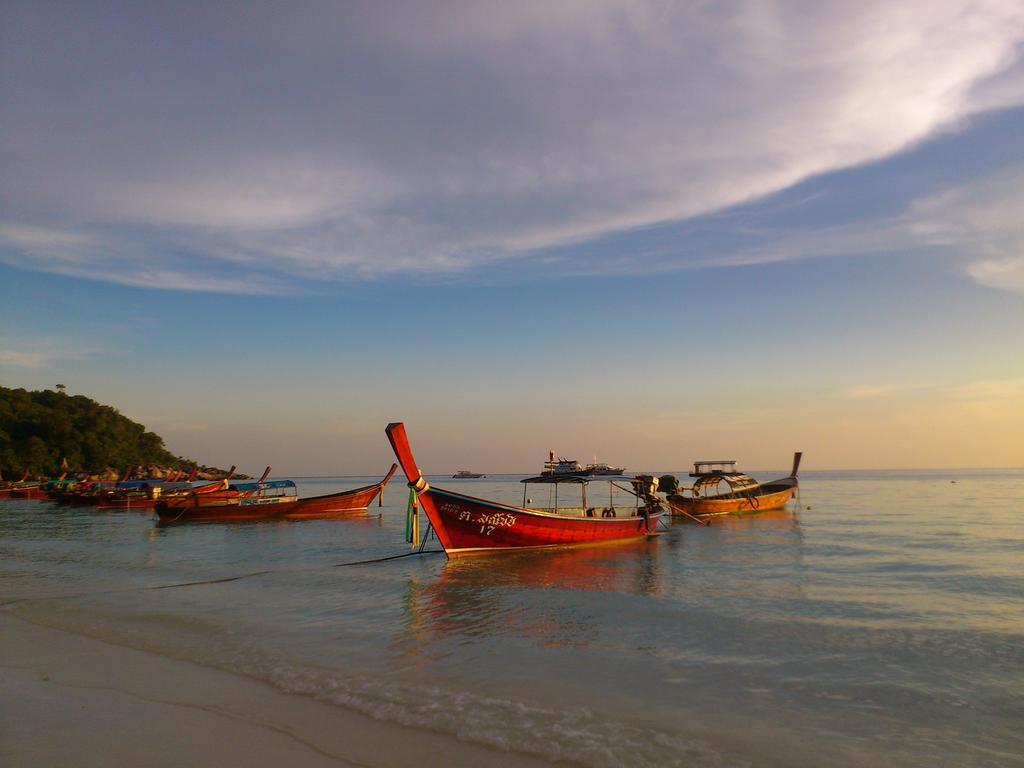 Ten Moons Lipe Resort Exterior photo